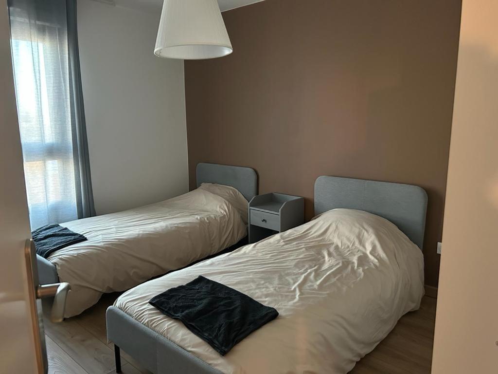 2 Bedroom Apartment + Parking แซงต์-เดอนี ภายนอก รูปภาพ